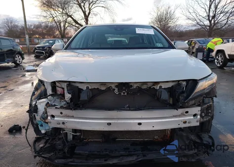 2022 Toyota Camry Se z USA, uszkodzony, nr VIN 4T1G11AK6NU004101